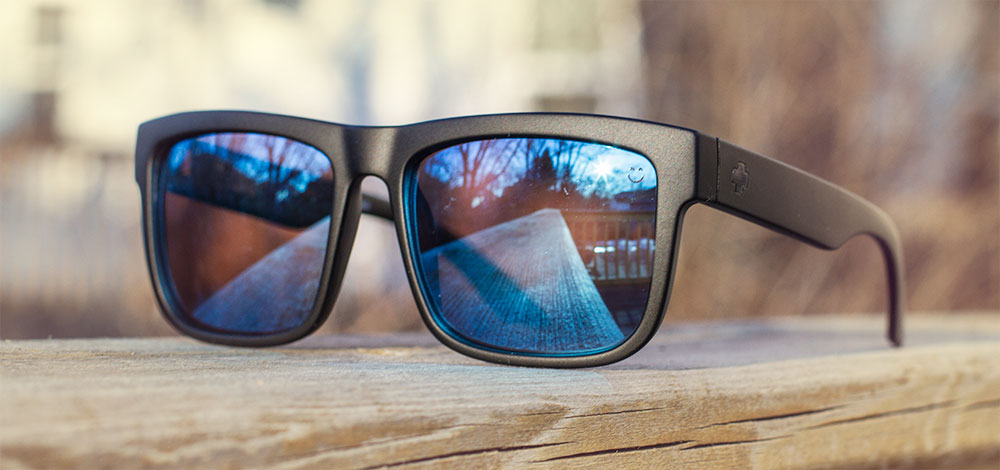 Spy-Sunglass-portrait_busted_wallet