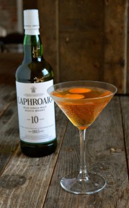 Laphroaig_SmokedMapleCakesWithBottle