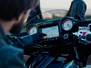 Chieftain_Limited_Detail_RideCommand_02