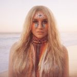 kesha praying