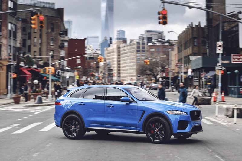 Jaguar F-PACE SVR